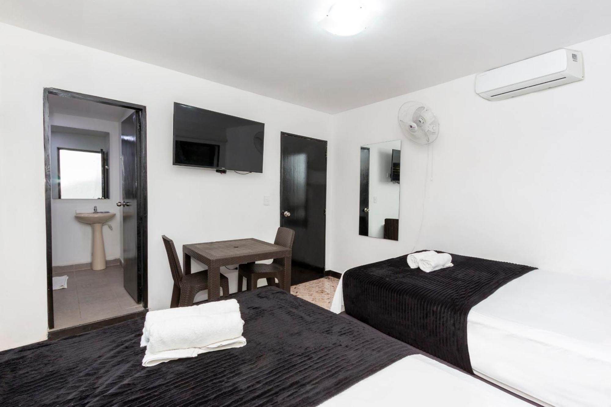 Hotel De Leon Estadio メデジン エクステリア 写真