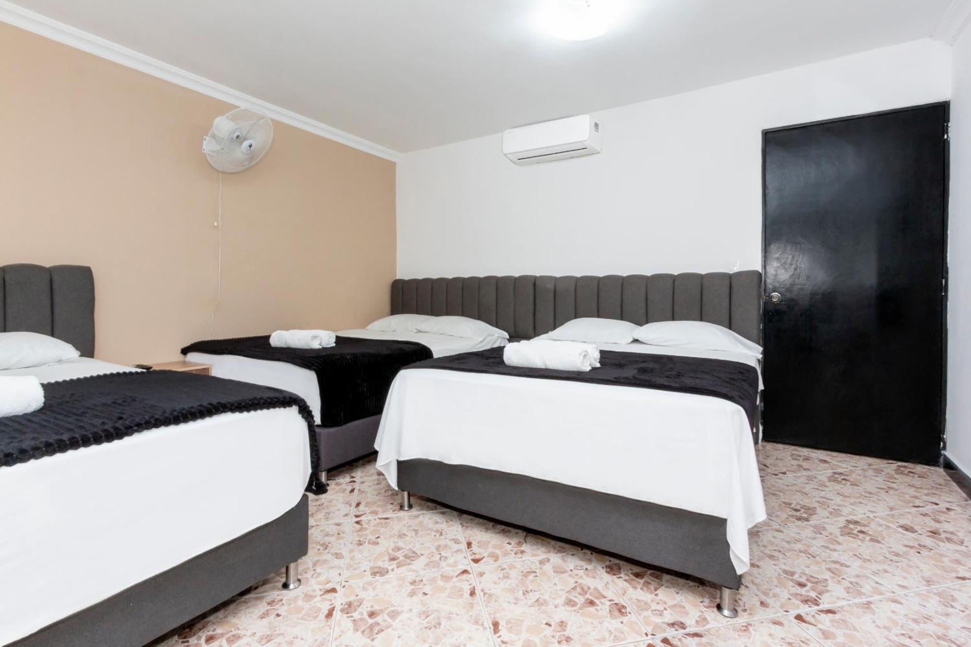 Hotel De Leon Estadio メデジン エクステリア 写真
