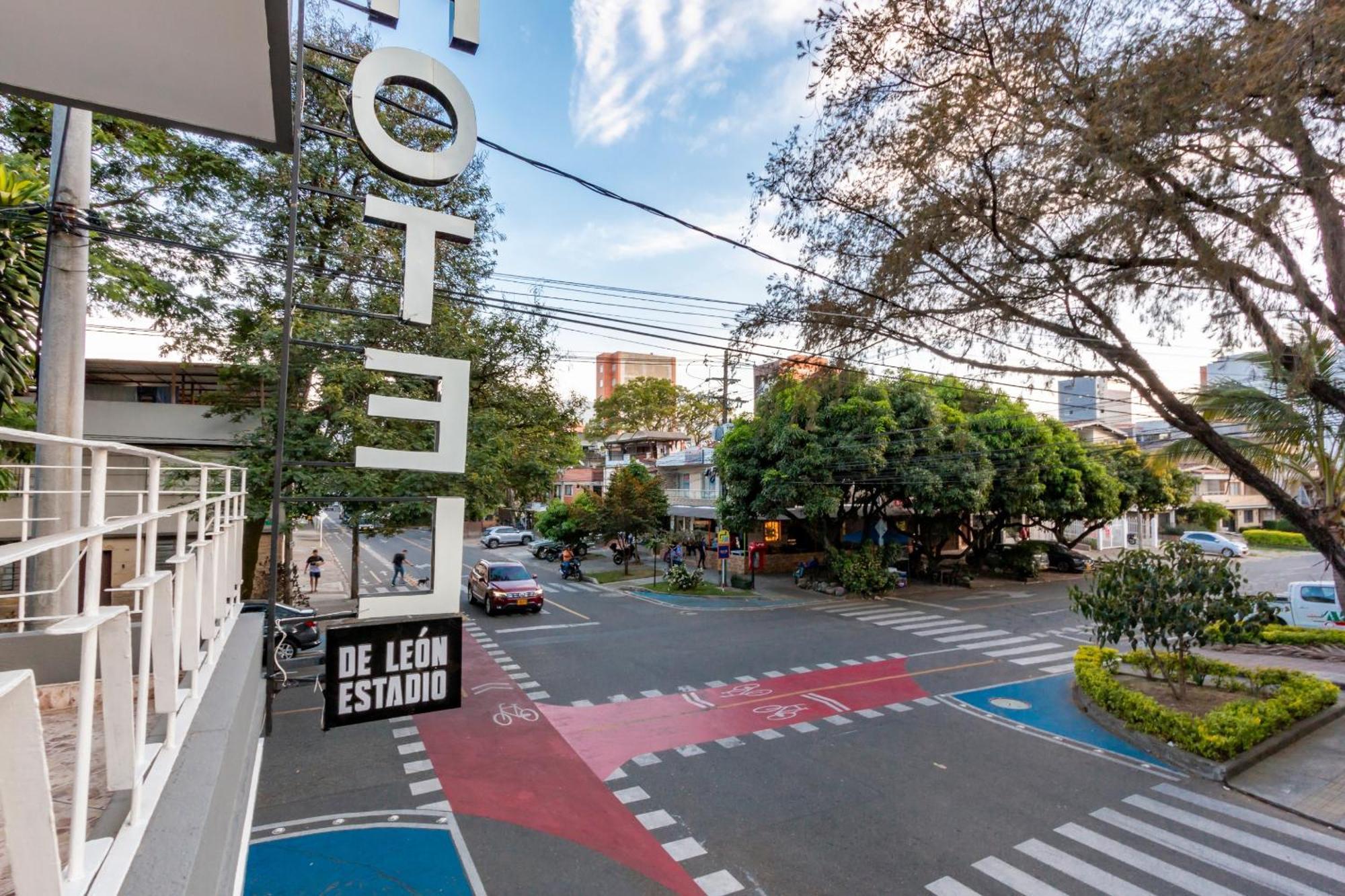 Hotel De Leon Estadio メデジン エクステリア 写真