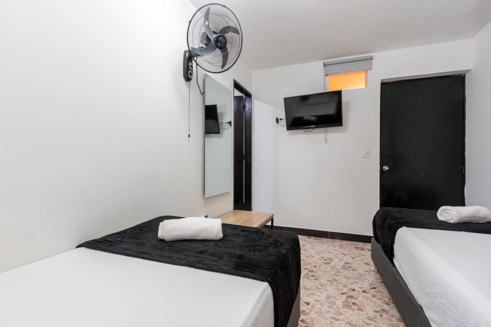 Hotel De Leon Estadio メデジン エクステリア 写真