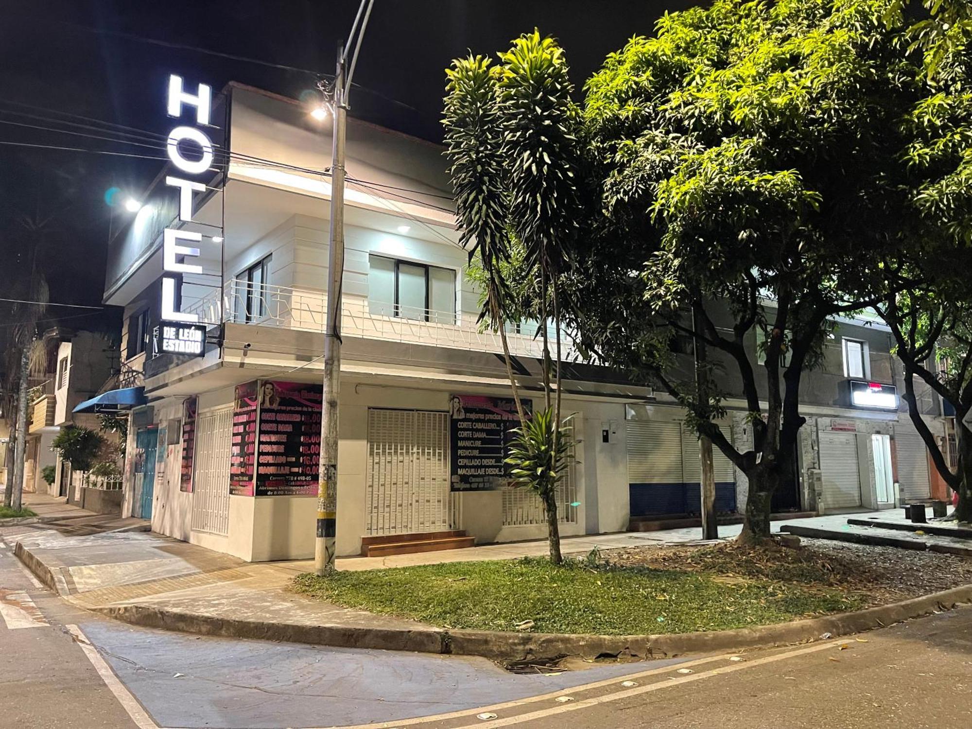 Hotel De Leon Estadio メデジン エクステリア 写真