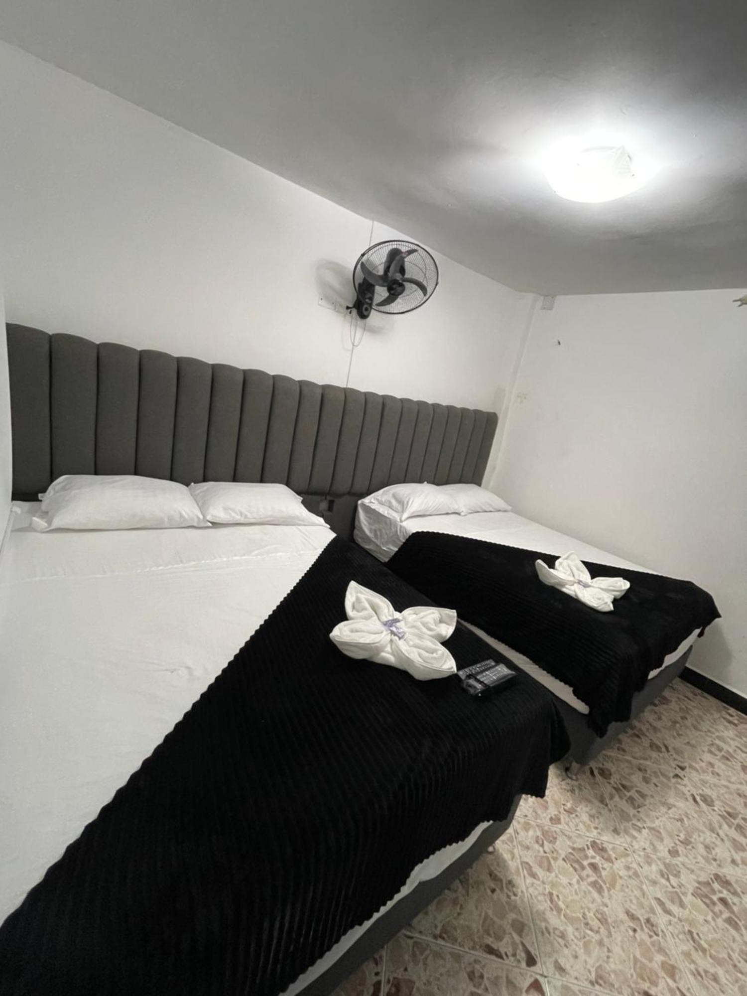 Hotel De Leon Estadio メデジン エクステリア 写真
