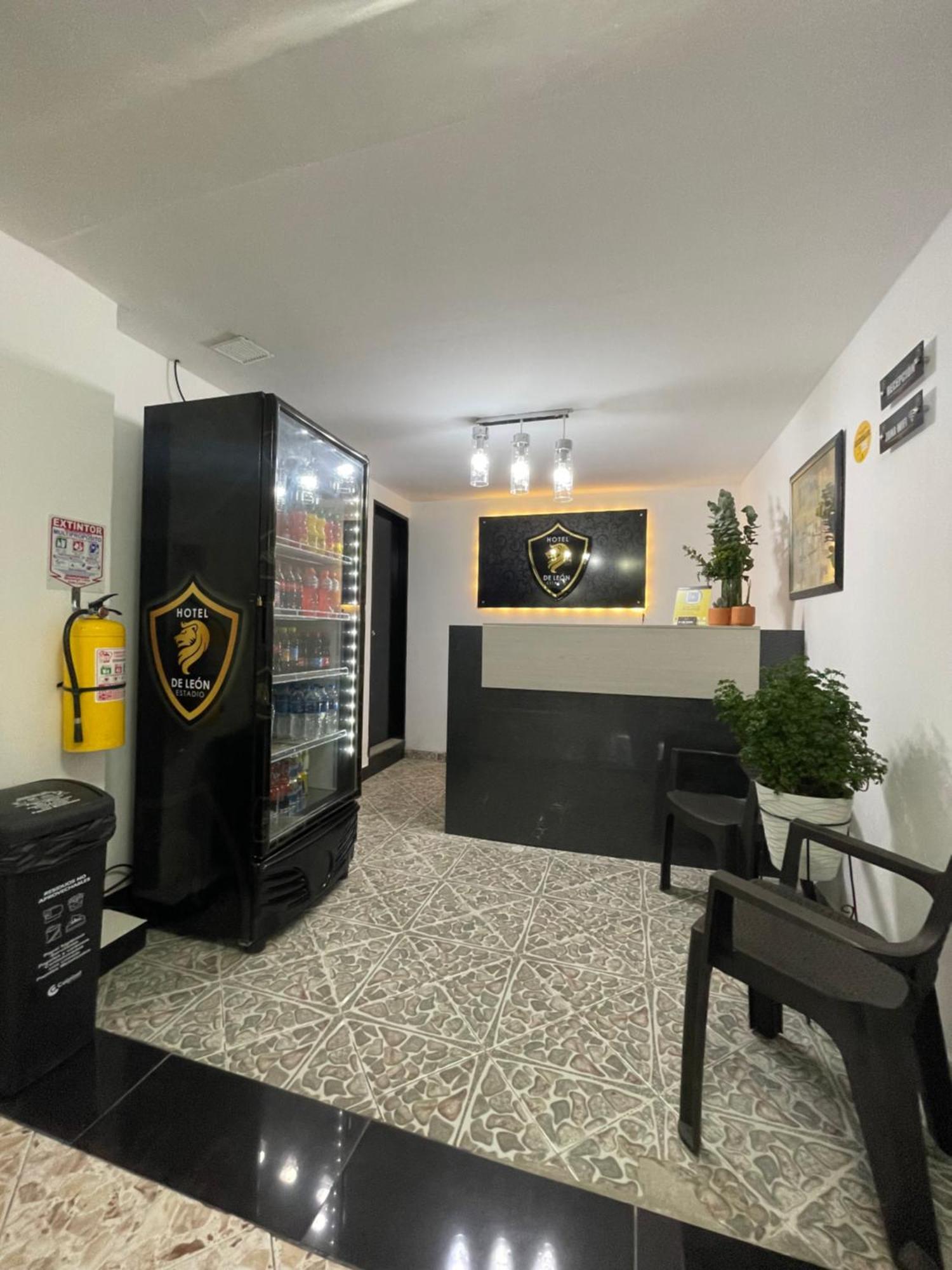 Hotel De Leon Estadio メデジン エクステリア 写真