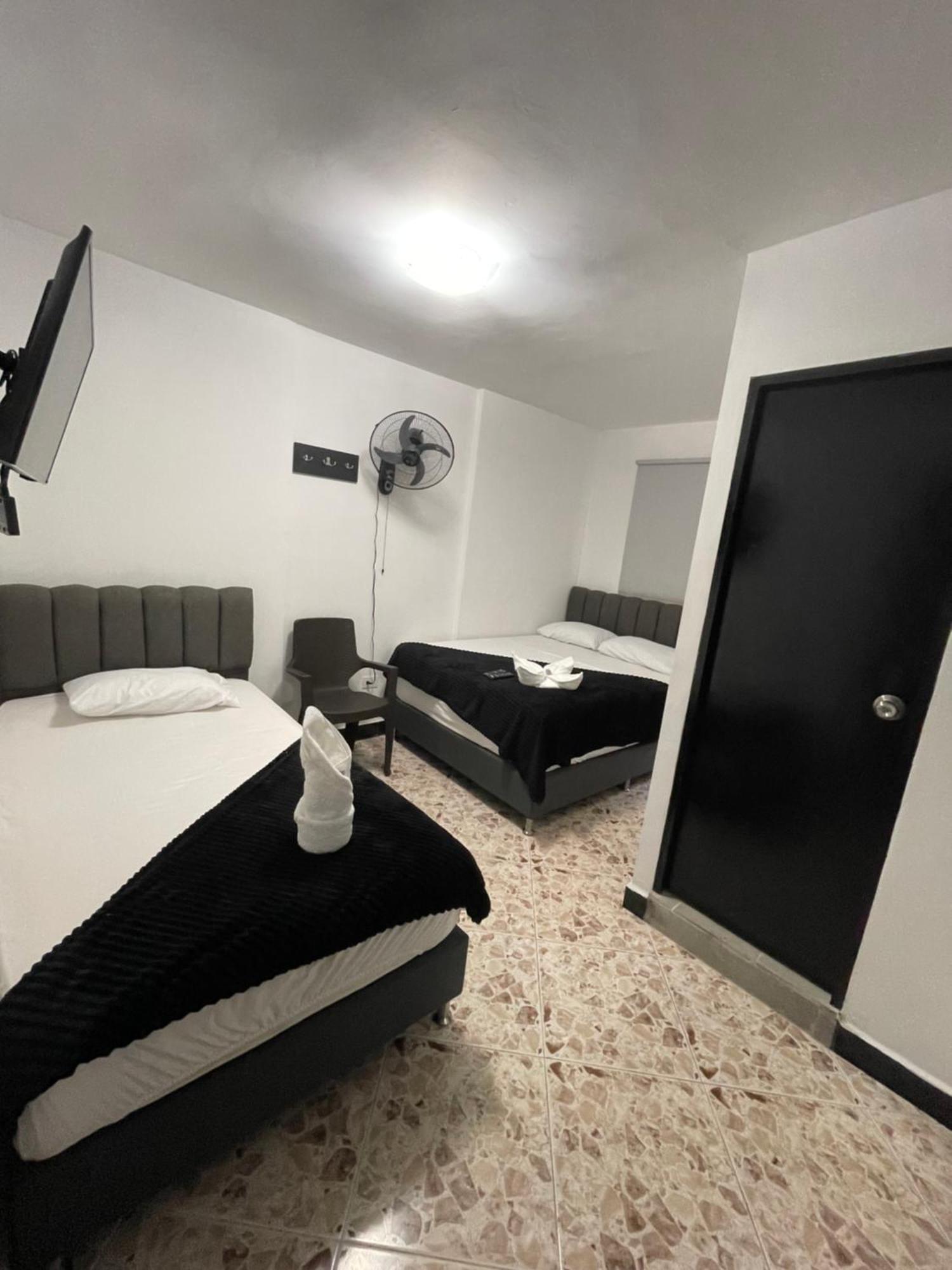 Hotel De Leon Estadio メデジン エクステリア 写真