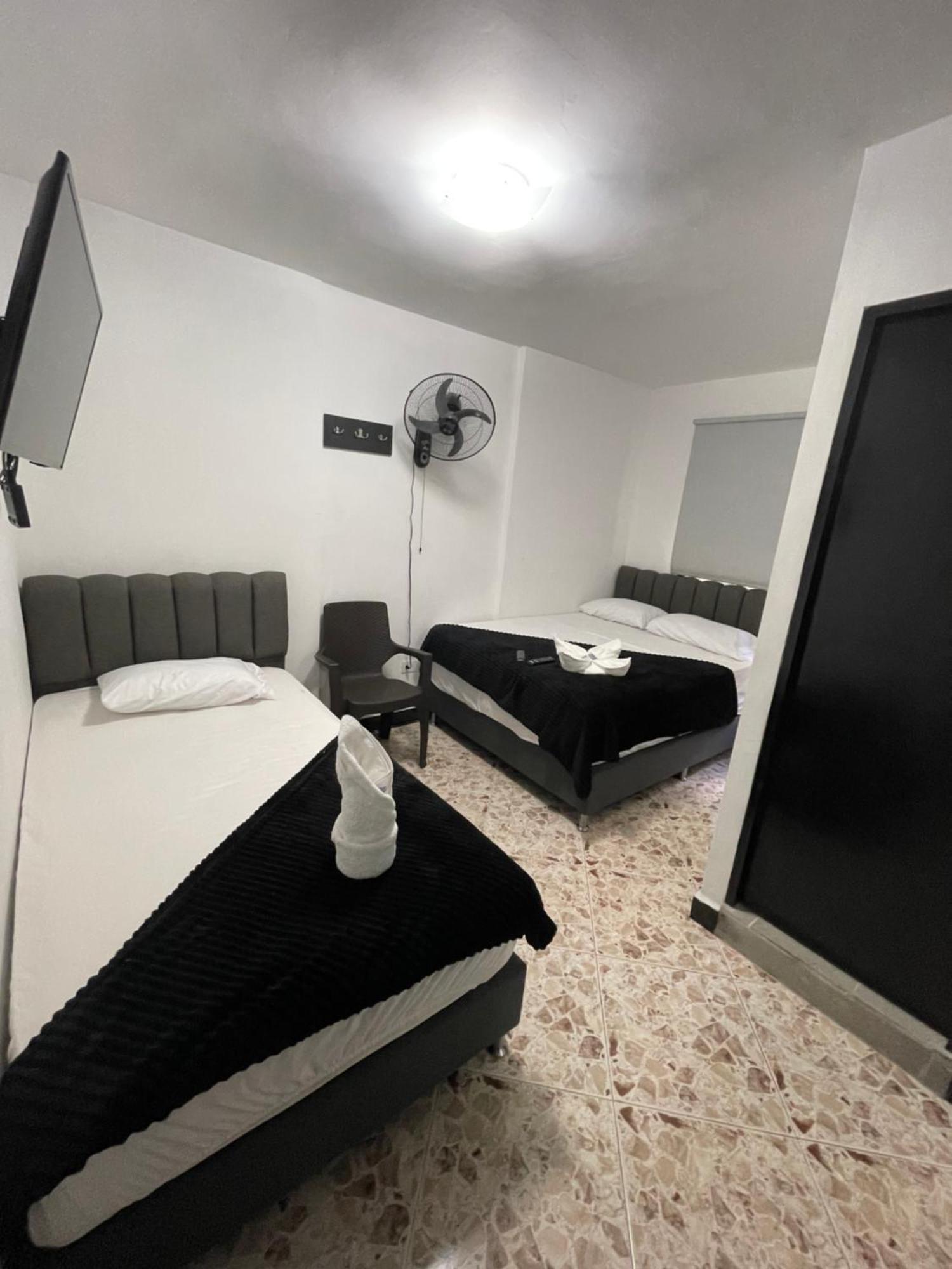 Hotel De Leon Estadio メデジン エクステリア 写真