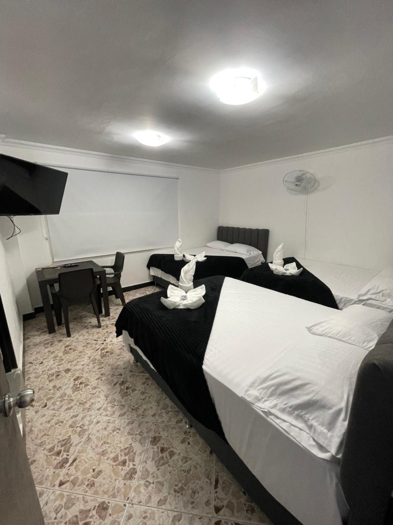Hotel De Leon Estadio メデジン エクステリア 写真
