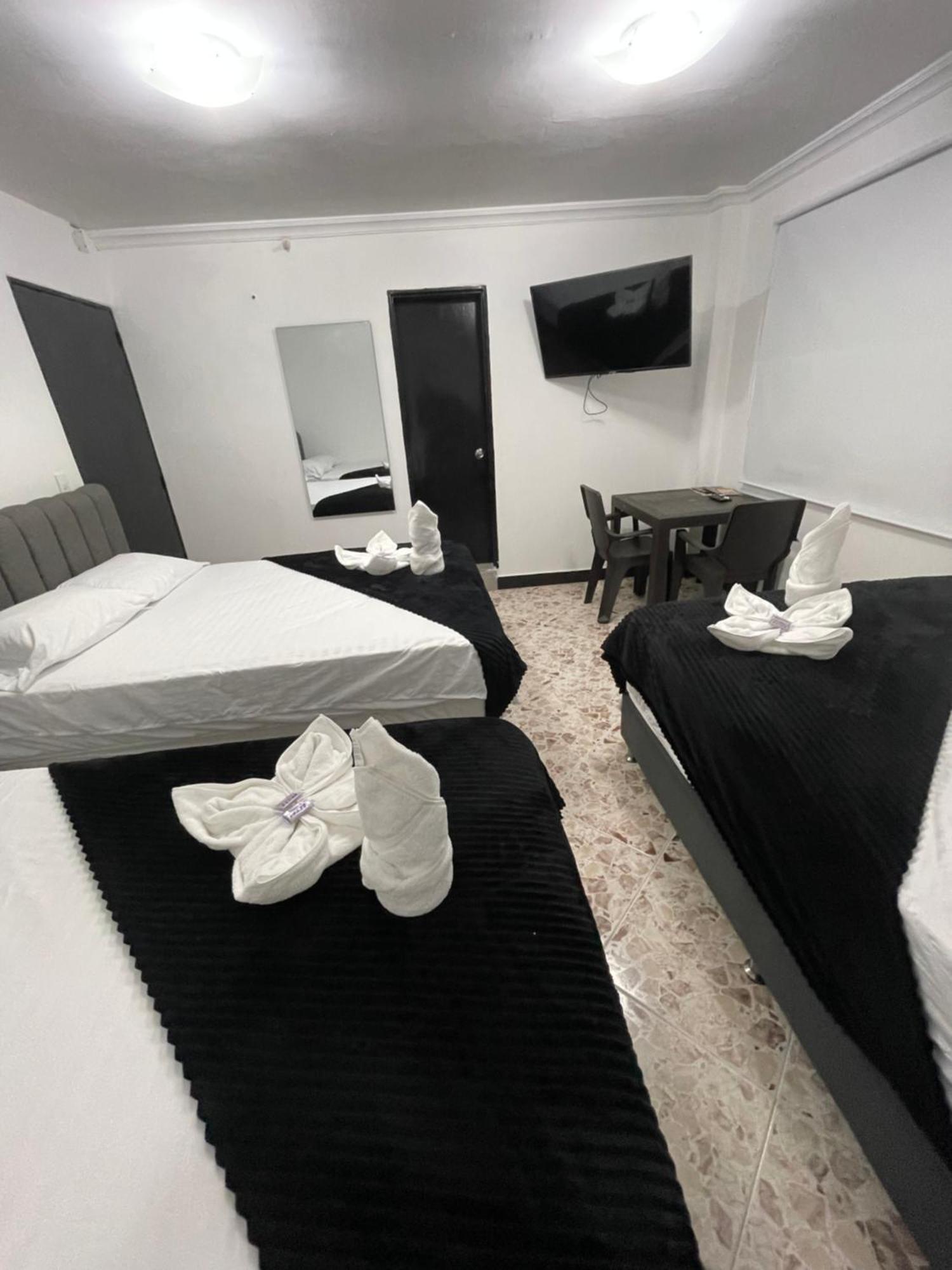 Hotel De Leon Estadio メデジン エクステリア 写真