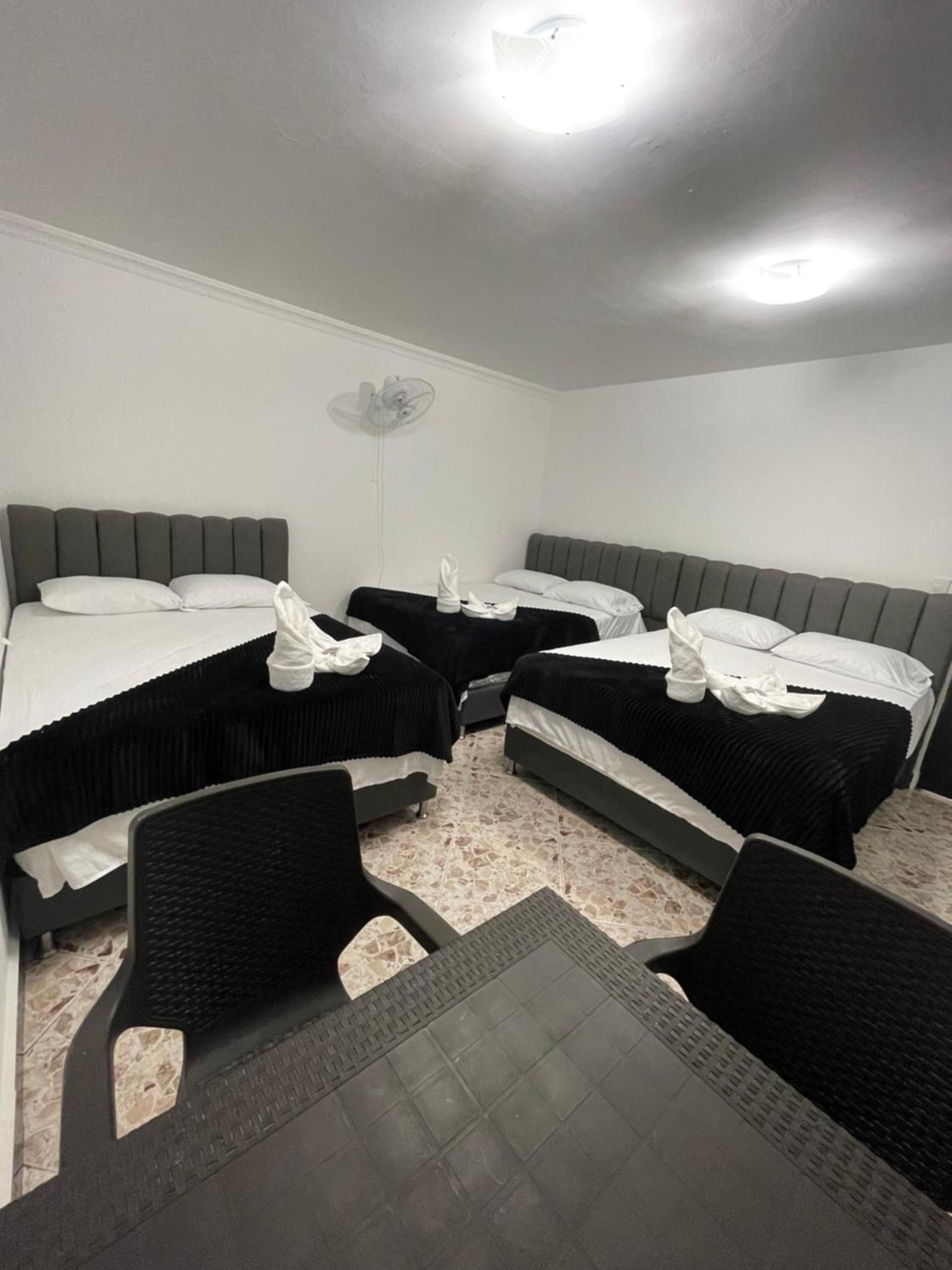 Hotel De Leon Estadio メデジン エクステリア 写真