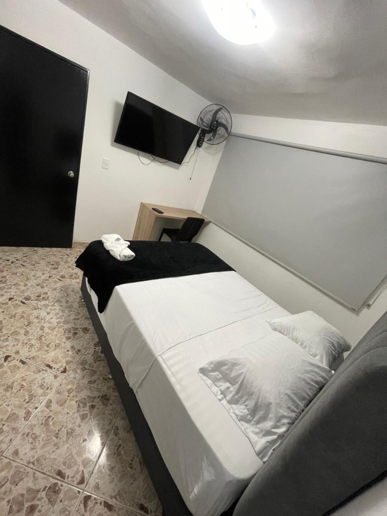 Hotel De Leon Estadio メデジン エクステリア 写真