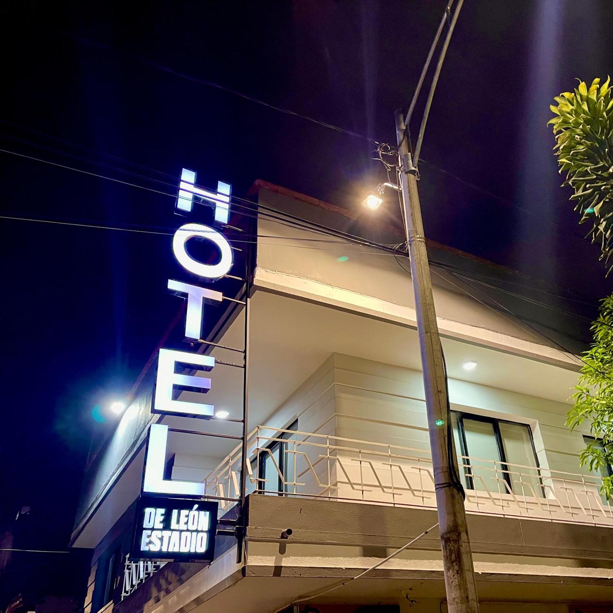 Hotel De Leon Estadio メデジン エクステリア 写真