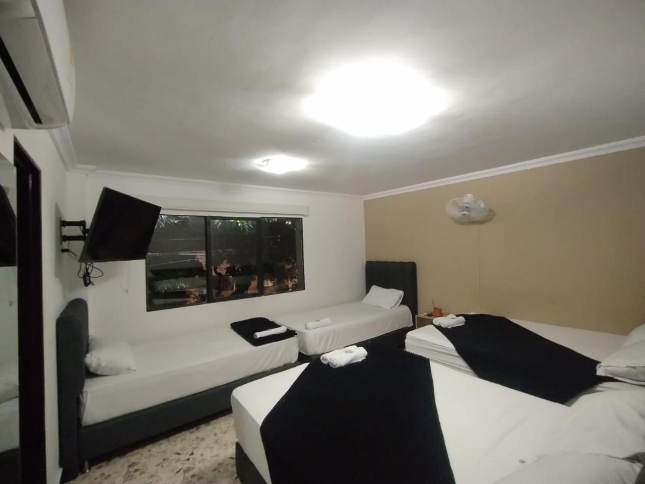 Hotel De Leon Estadio メデジン エクステリア 写真